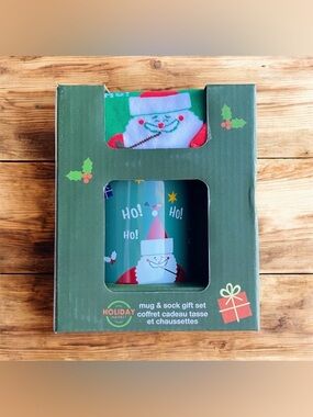 NEW Holiday Market Santa Ceramic Mug & Sock Gift Set Christmas Ho Ho Ho Boxed